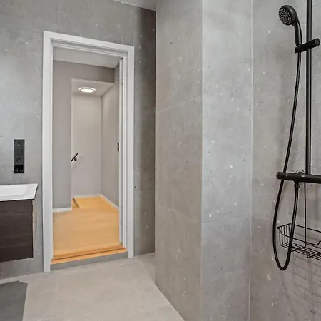 6 Sov L Perfekt For Staycation